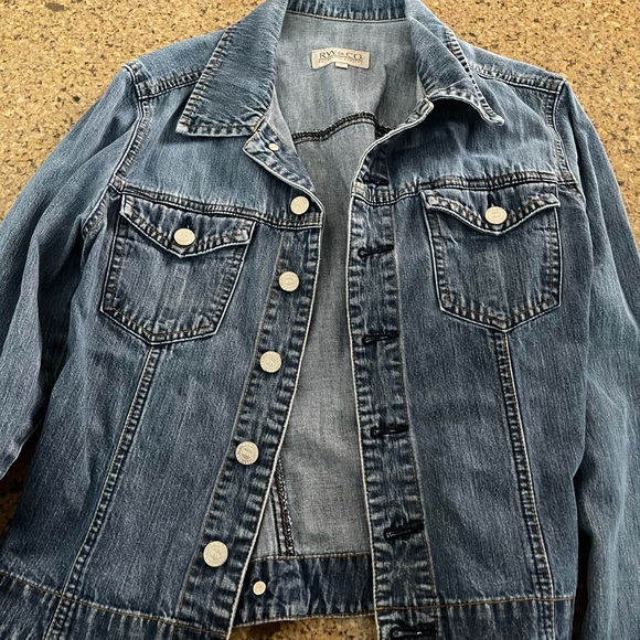 Jean jacket - Picture 2 of 2